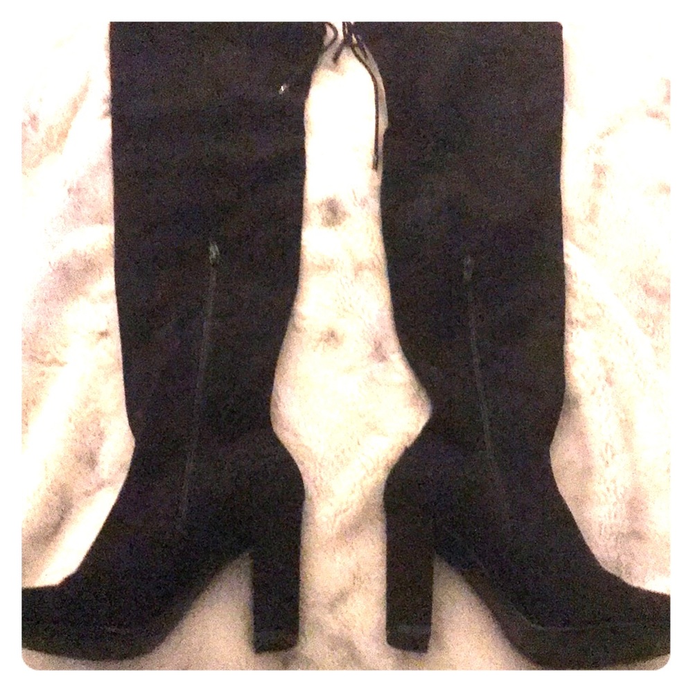 Knee high suede black boots